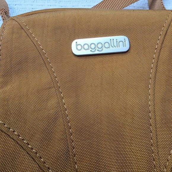 NWT Baggallini Globetrotter Mini Crossbody Tan Adjustable Travel Lightweight - Picture 9 of 16